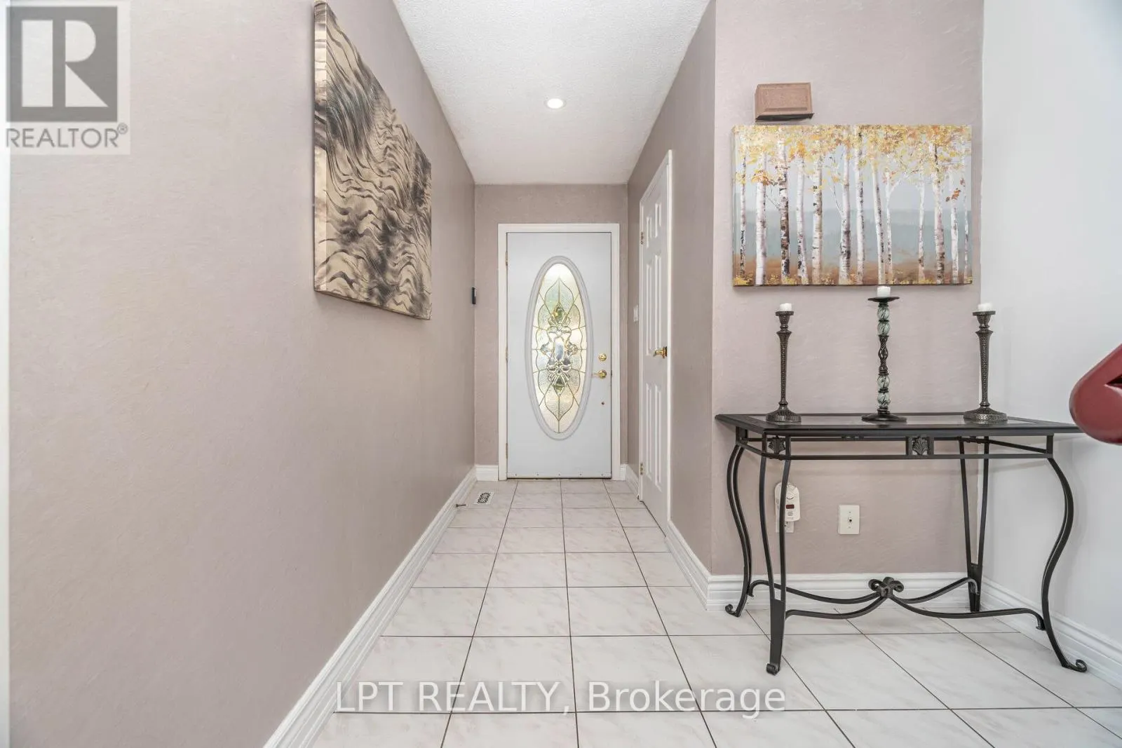 27 WOODSVIEW AVENUE