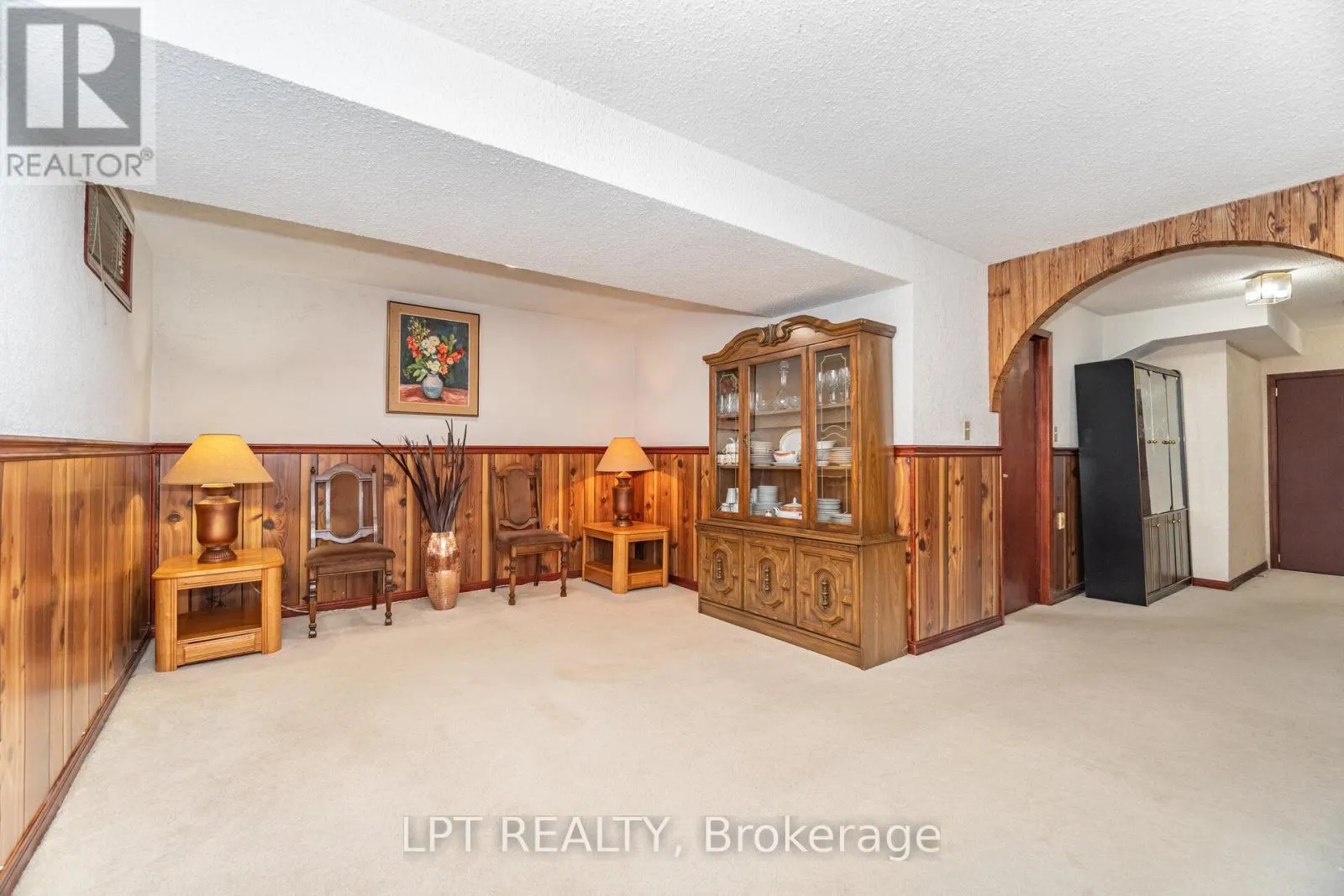 27 WOODSVIEW AVENUE