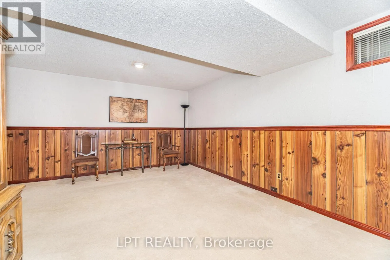 27 WOODSVIEW AVENUE
