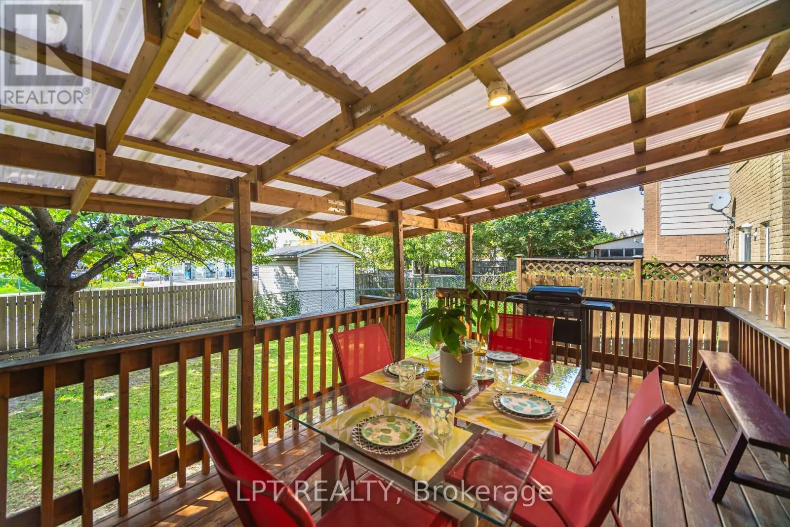 27 WOODSVIEW AVENUE