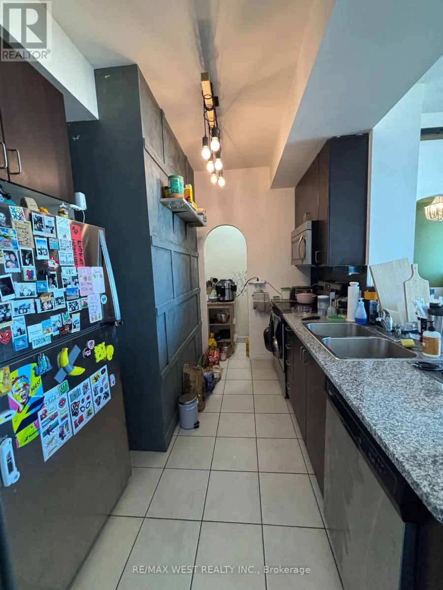 701 - 339 RATHBURN ROAD W
