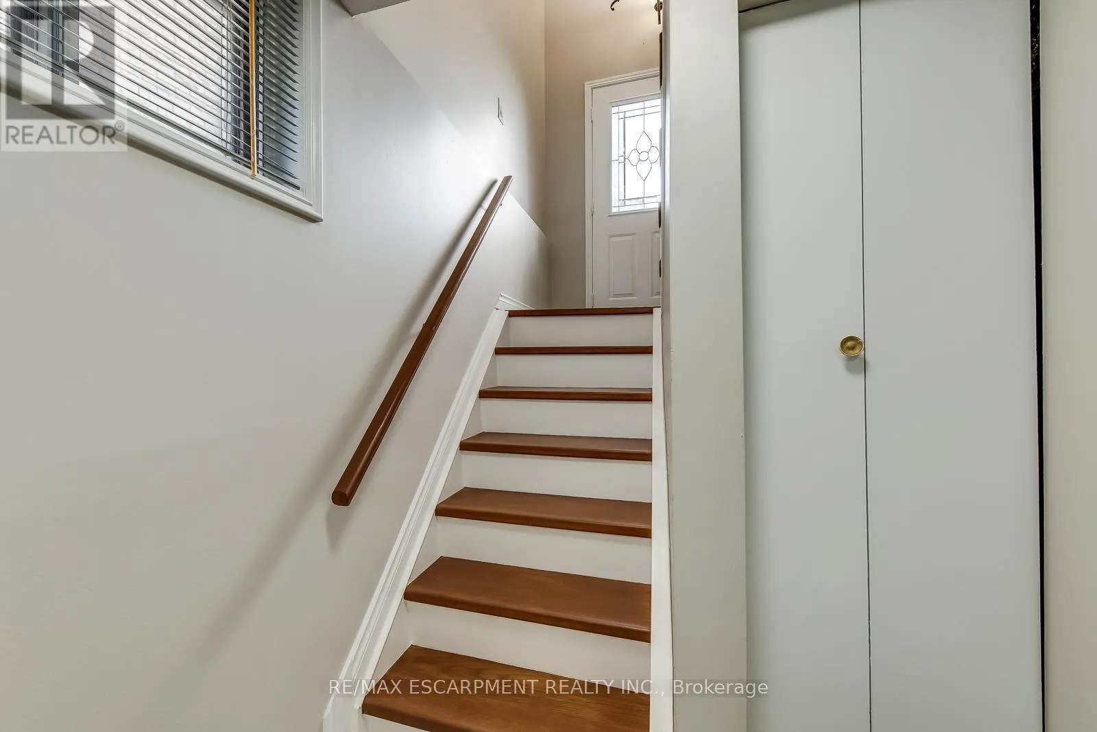2309 MALCOLM CRESCENT