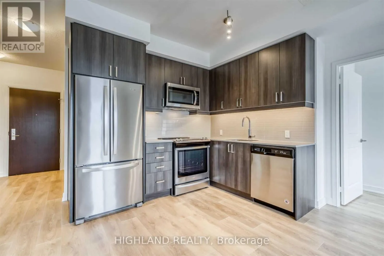 1120 - 8 NAHANI WAY