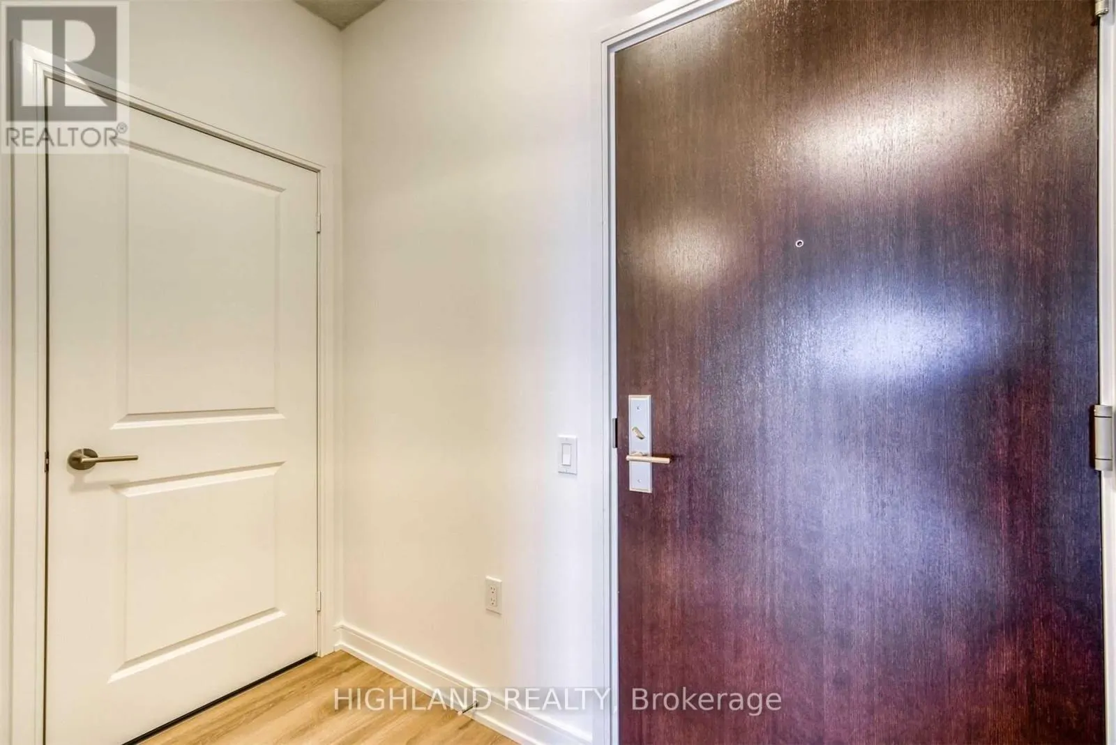 1120 - 8 NAHANI WAY