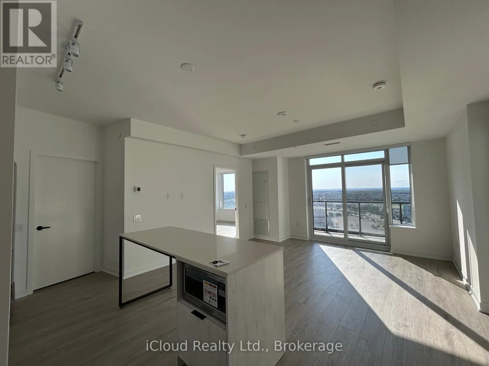 1908 - 2495 EGLINTON AVENUE W