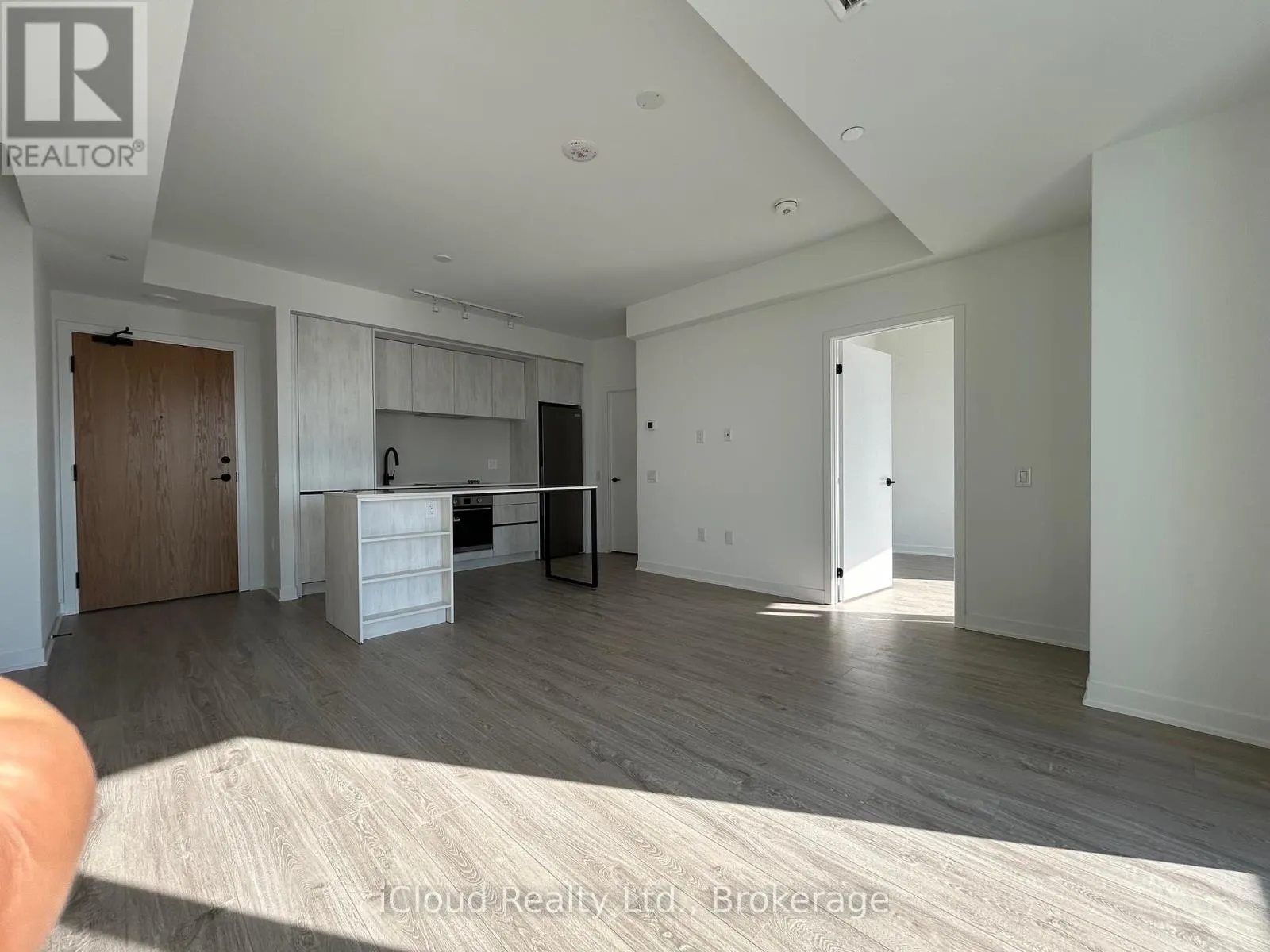 1908 - 2495 EGLINTON AVENUE W