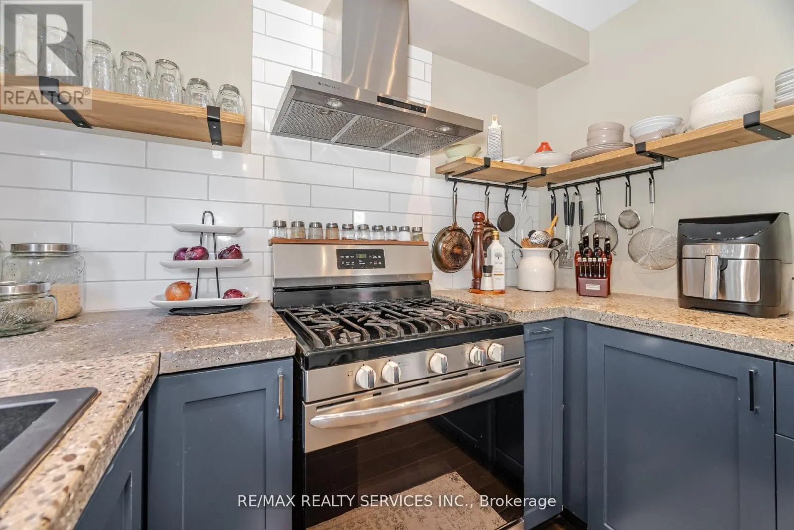 10 DEER CREEK PLACE