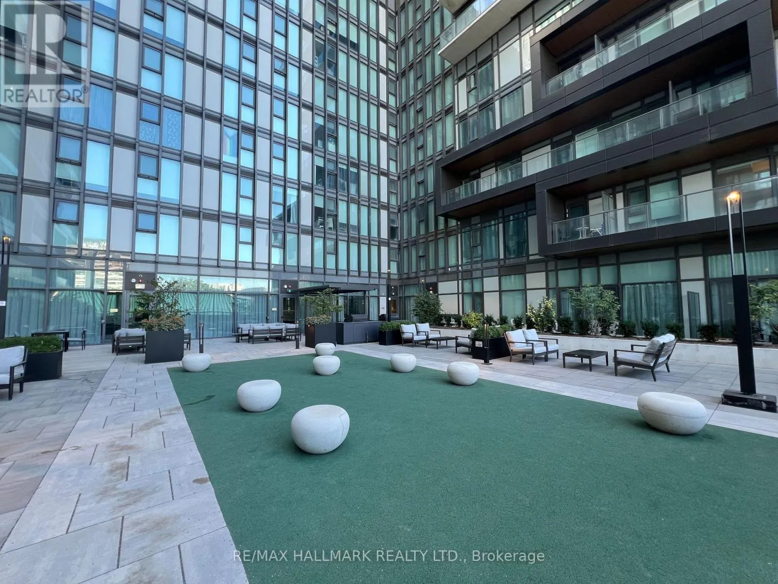 2205 - 1285 DUPONT STREET