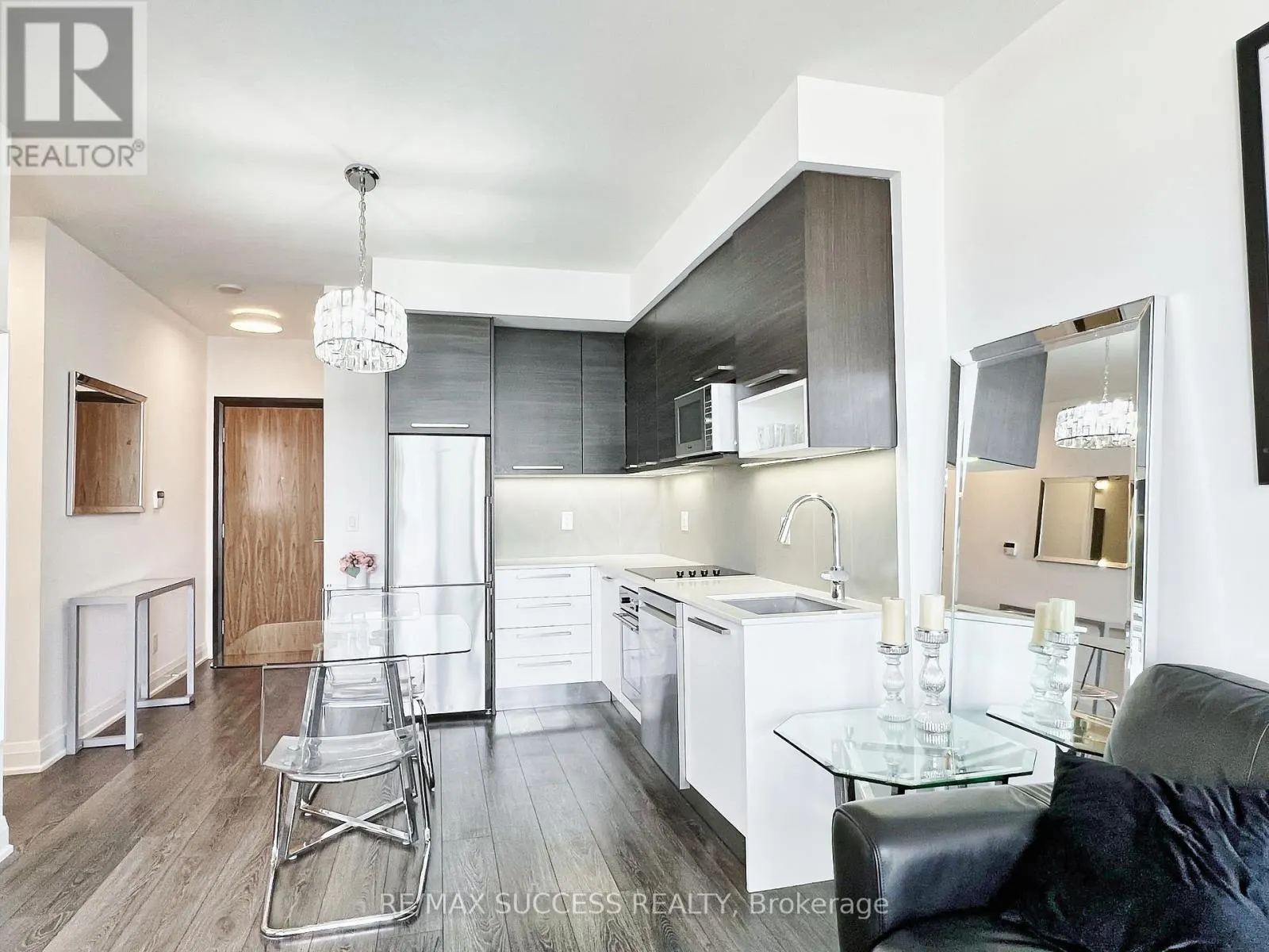 2707 - 36 PARK LAWN ROAD