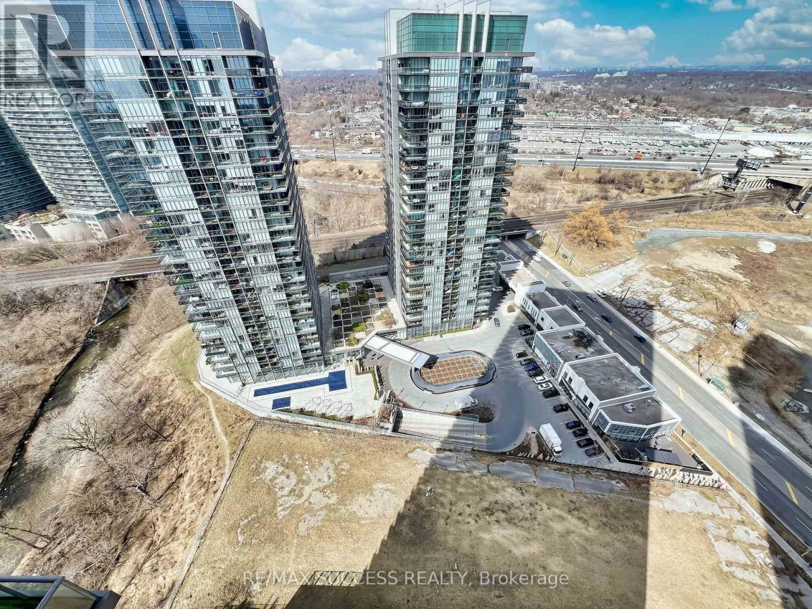 2707 - 36 PARK LAWN ROAD