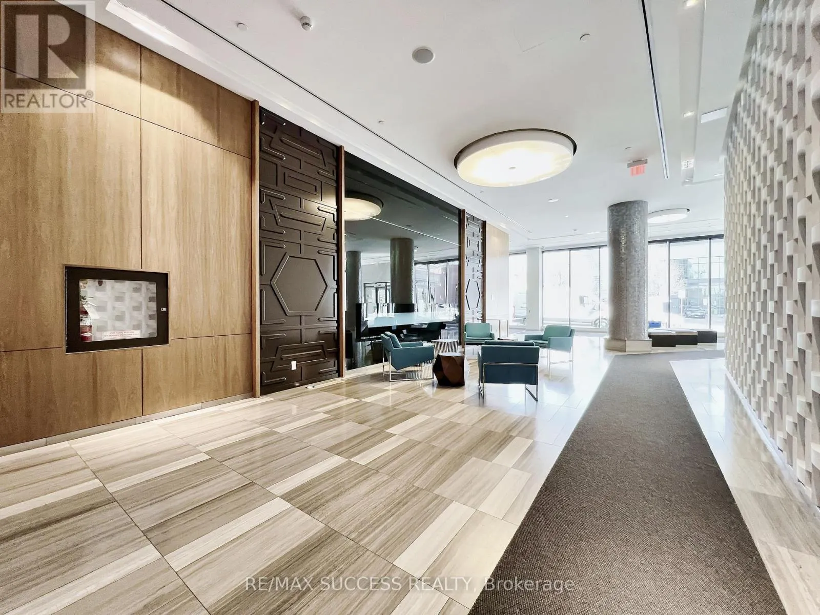 2707 - 36 PARK LAWN ROAD