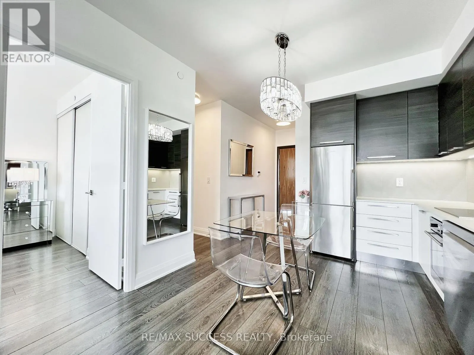 2707 - 36 PARK LAWN ROAD