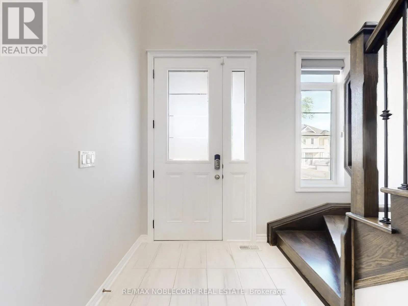 593 SETTLERS ROAD W