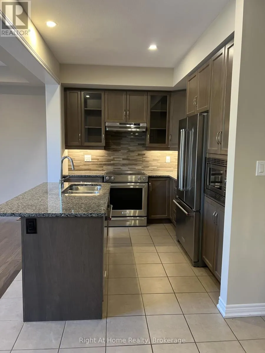 3277 MOCKINGBIRD COMMON