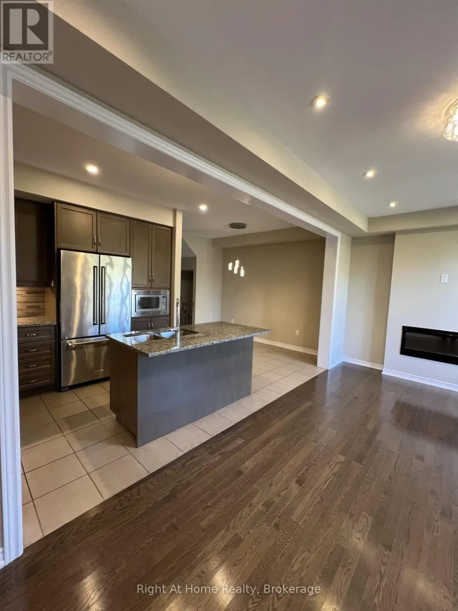 3277 MOCKINGBIRD COMMON