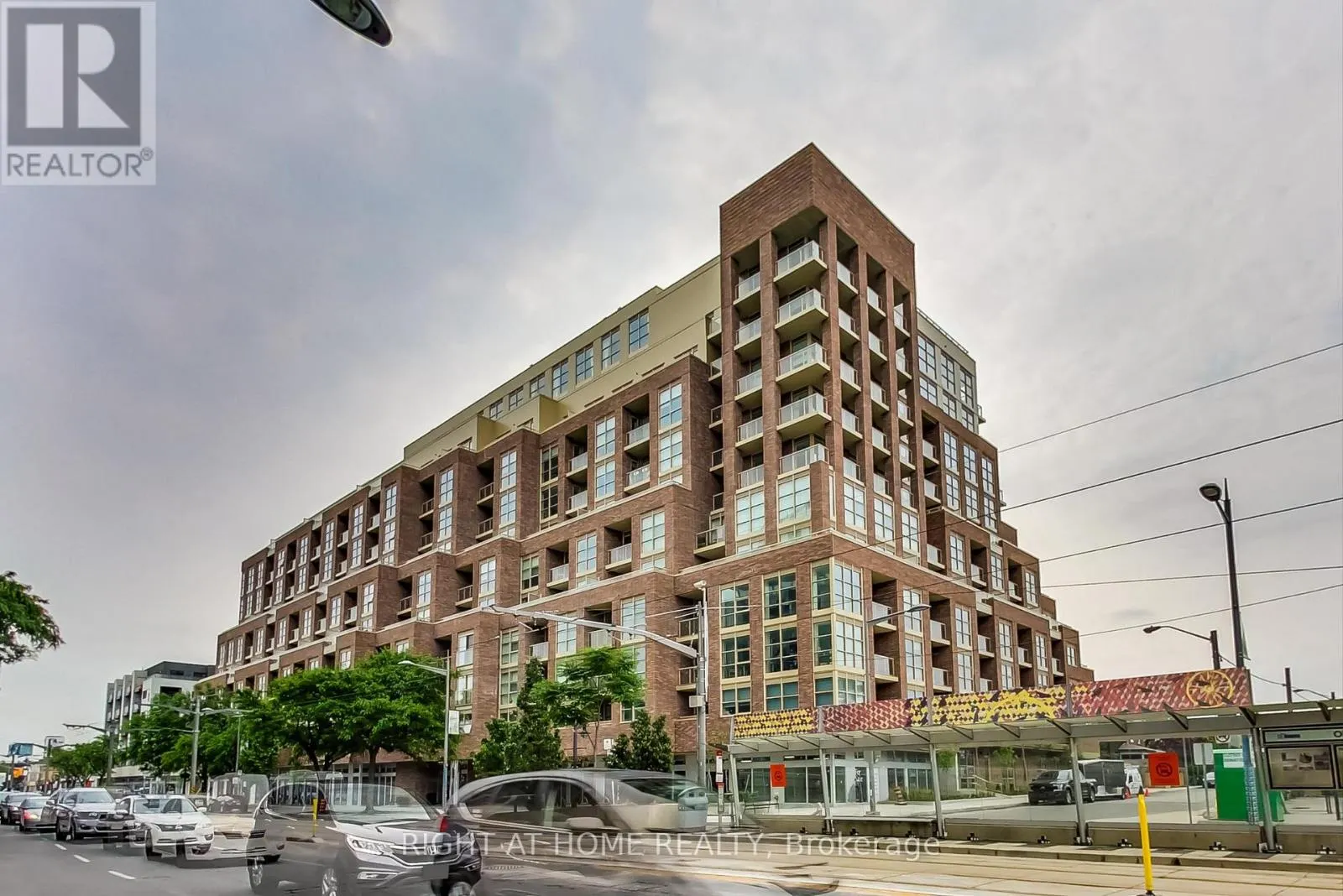821 - 1787 ST CLAIR AVENUE W