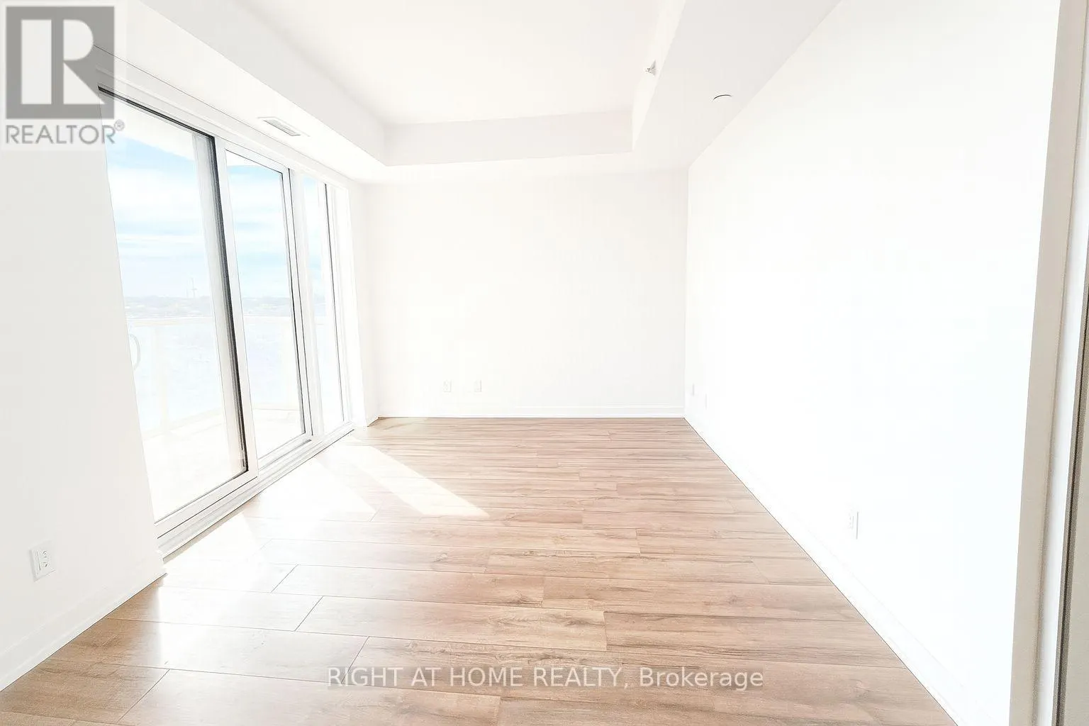 821 - 1787 ST CLAIR AVENUE W