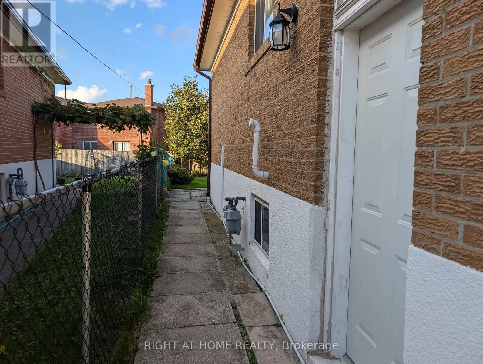 BASEMENT - 30 WATNEY CRESCENT