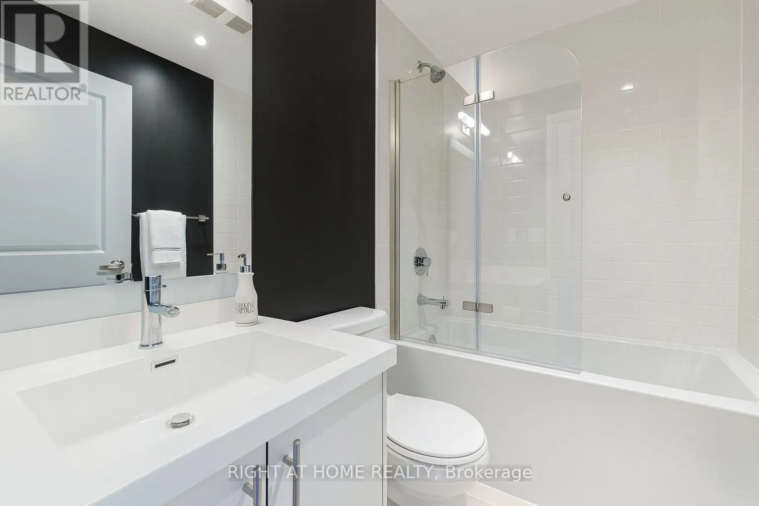1603 - 55 SPEERS ROAD