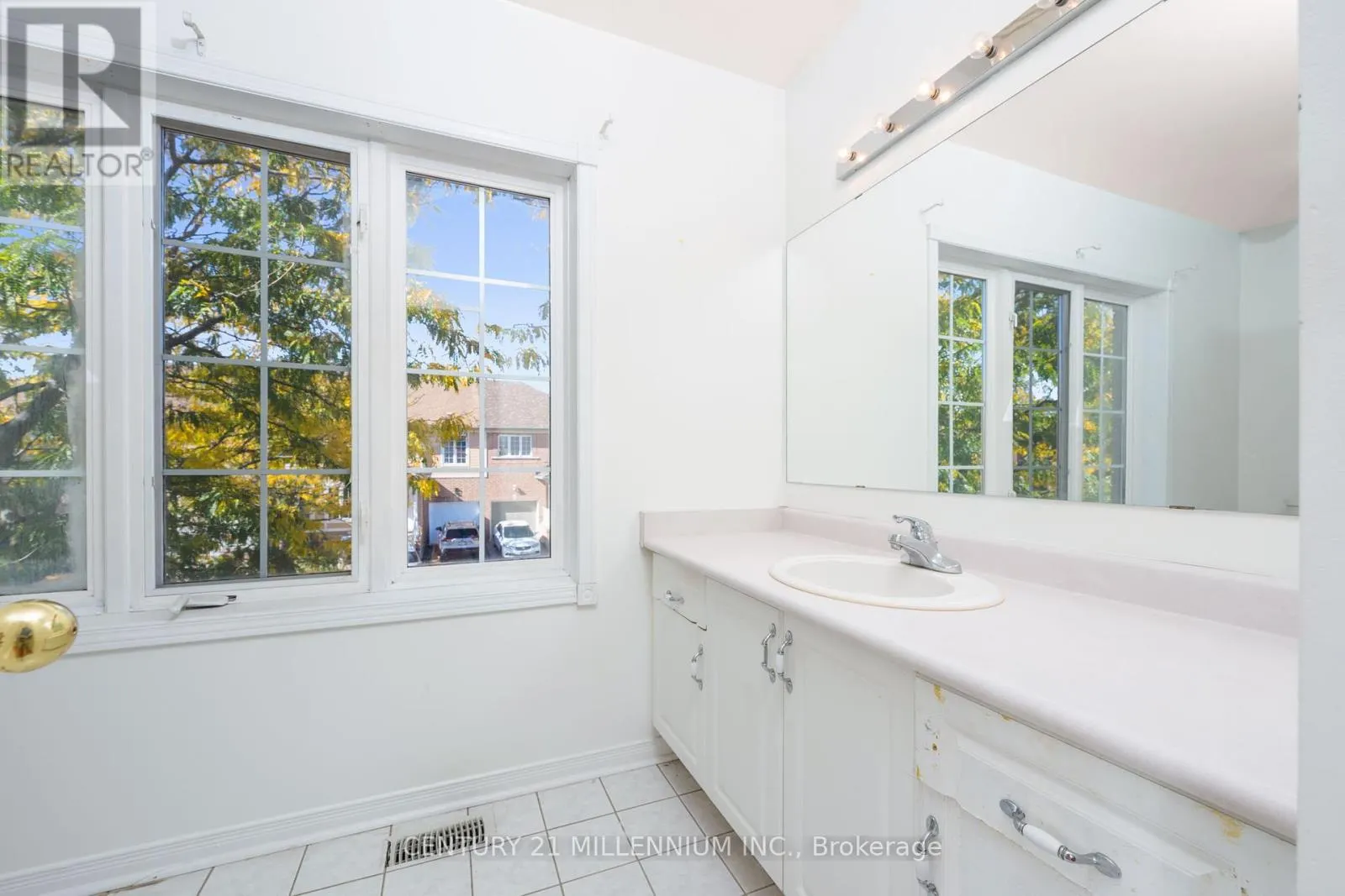 87 HEARTLEAF CRESCENT