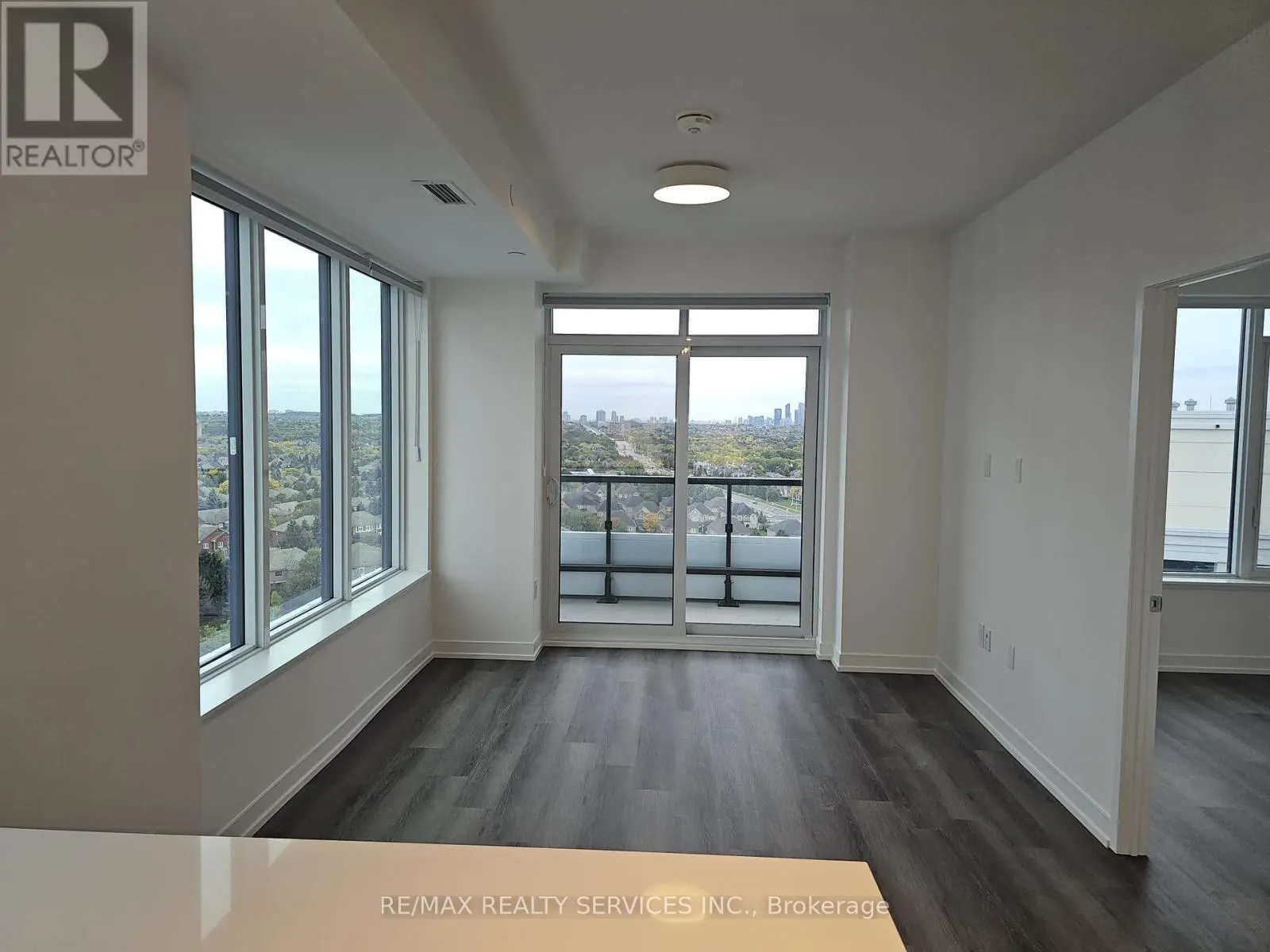1305 - 2485 EGLINTON AVENUE W