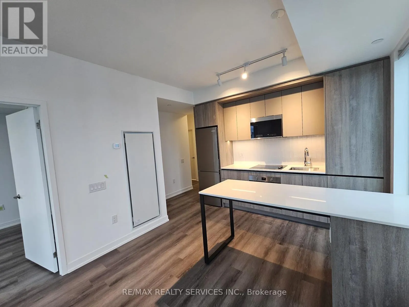 1305 - 2485 EGLINTON AVENUE W
