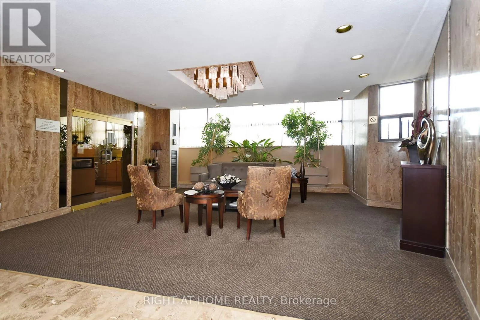 1508 - 11 WINCOTT DRIVE