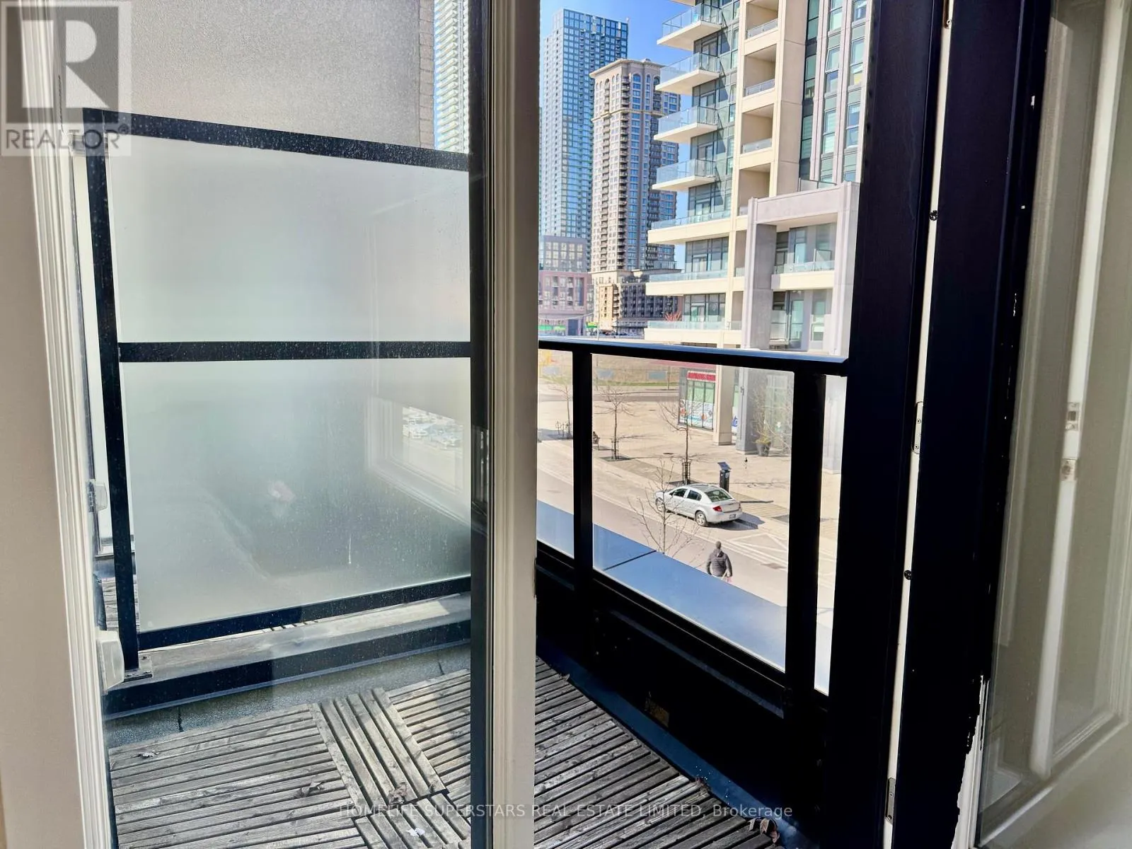TH 3 - 4070 PARKSIDE VILLAGE DRIVE W