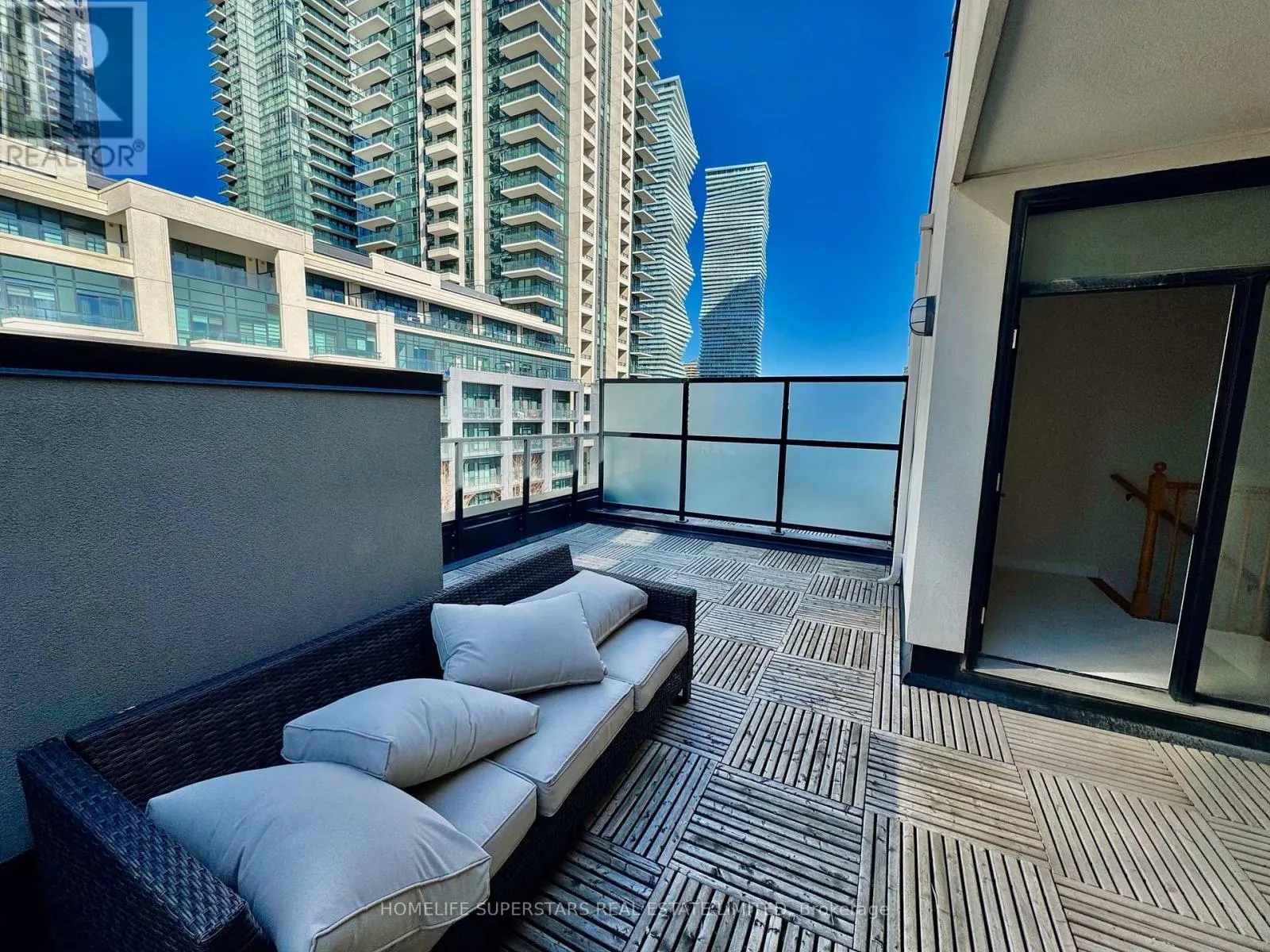 TH 3 - 4070 PARKSIDE VILLAGE DRIVE W