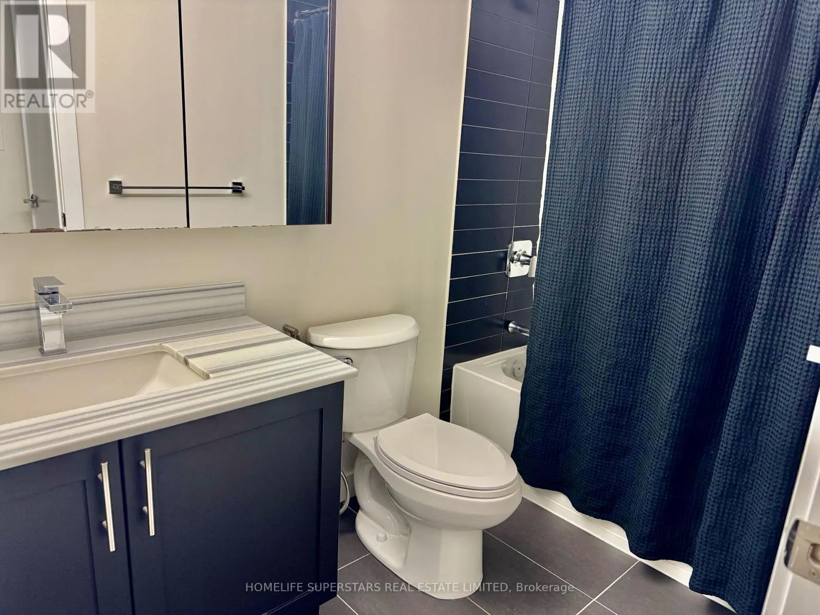 TH 3 - 4070 PARKSIDE VILLAGE DRIVE W
