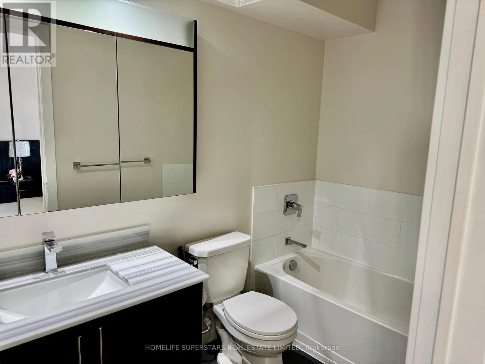 TH 3 - 4070 PARKSIDE VILLAGE DRIVE W