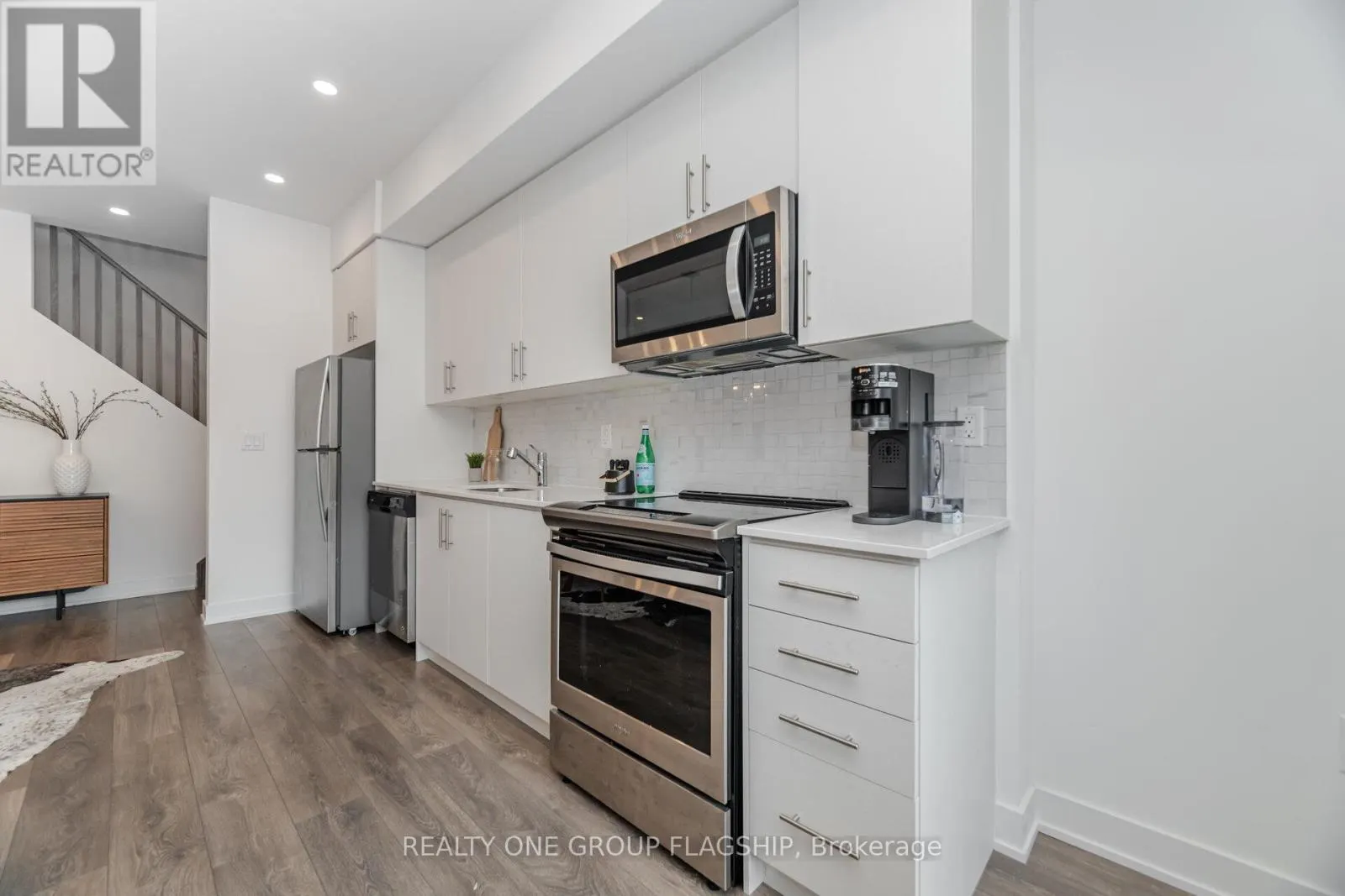 27 - 3476 WIDDICOMBE WAY W