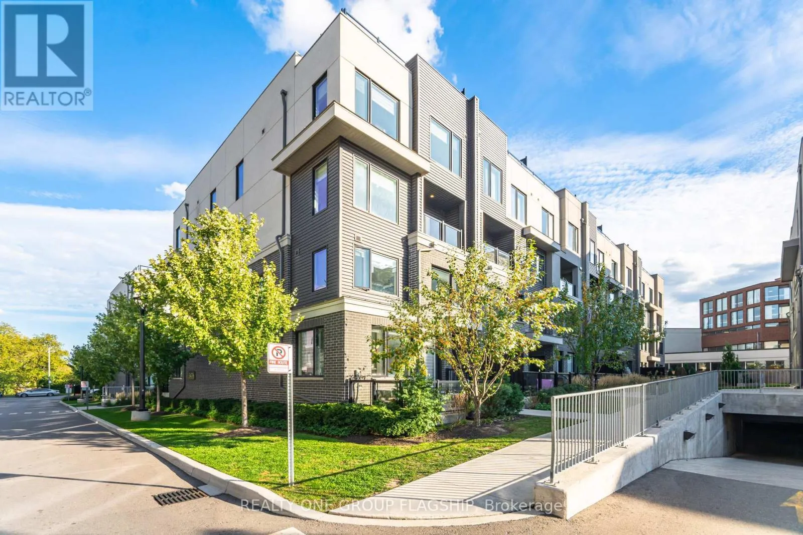 27 - 3476 WIDDICOMBE WAY W