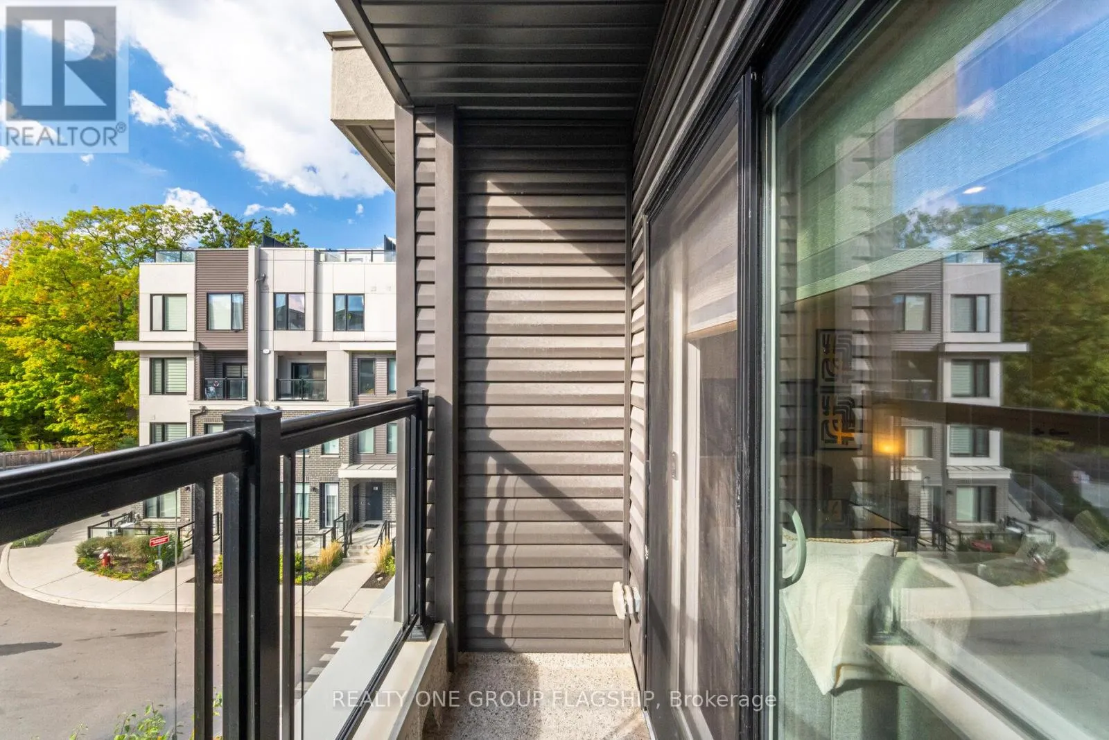 27 - 3476 WIDDICOMBE WAY W