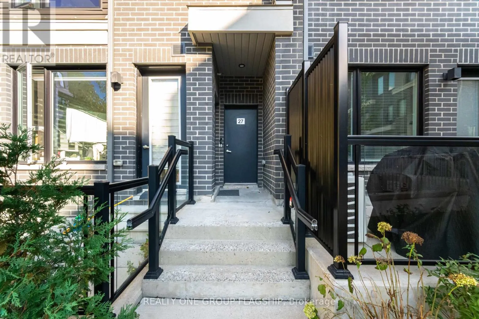27 - 3476 WIDDICOMBE WAY W