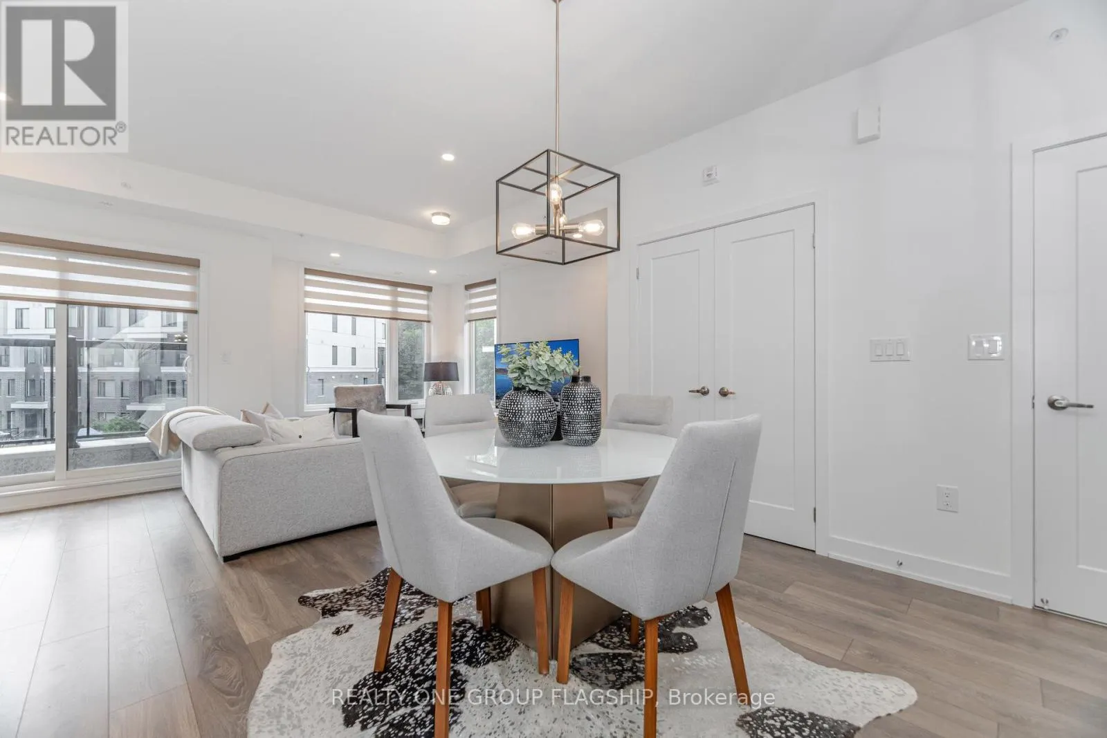 27 - 3476 WIDDICOMBE WAY W