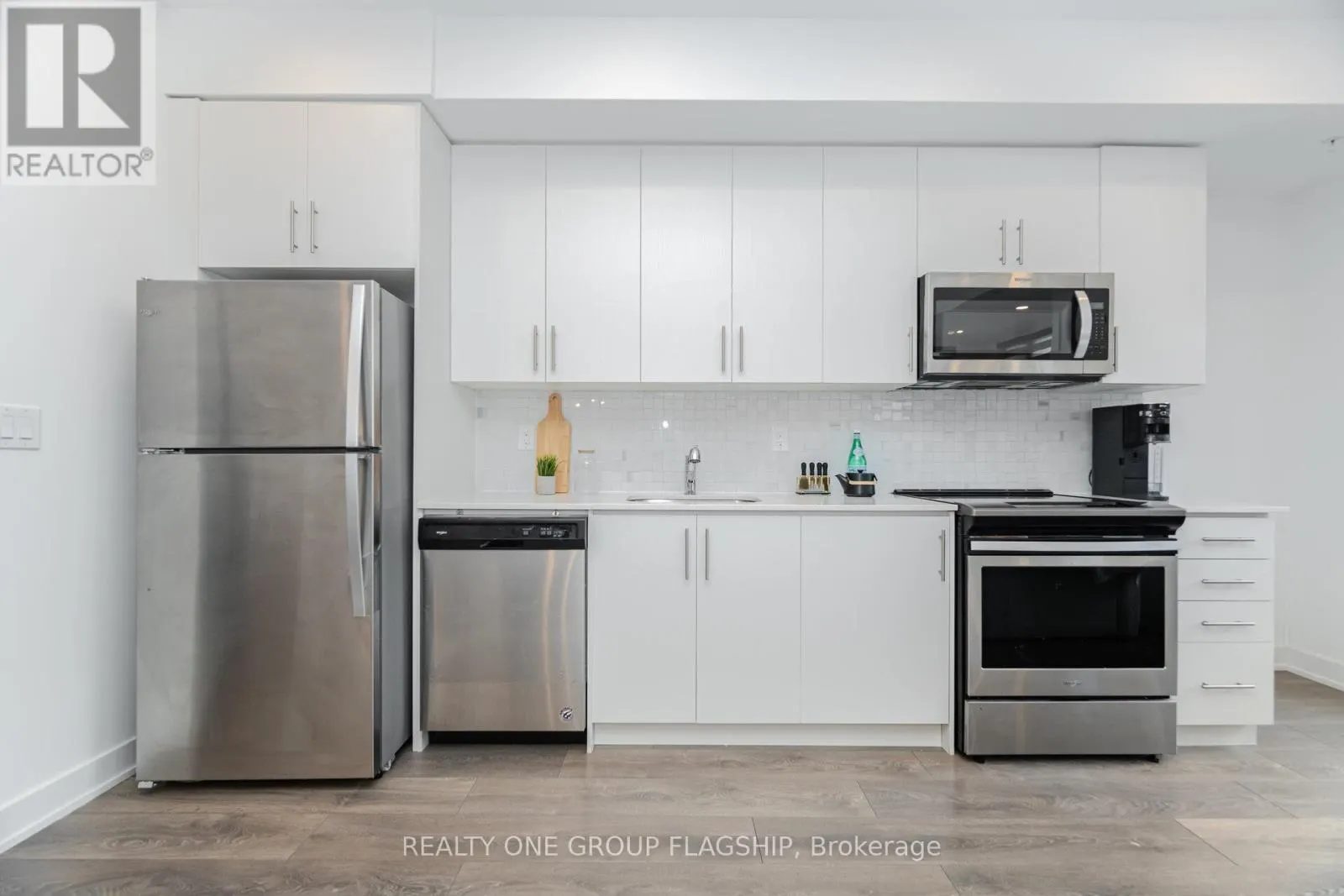 27 - 3476 WIDDICOMBE WAY W