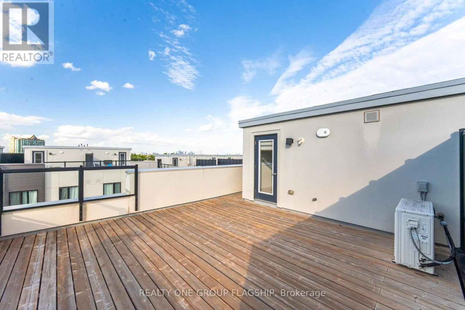 27 - 3476 WIDDICOMBE WAY W