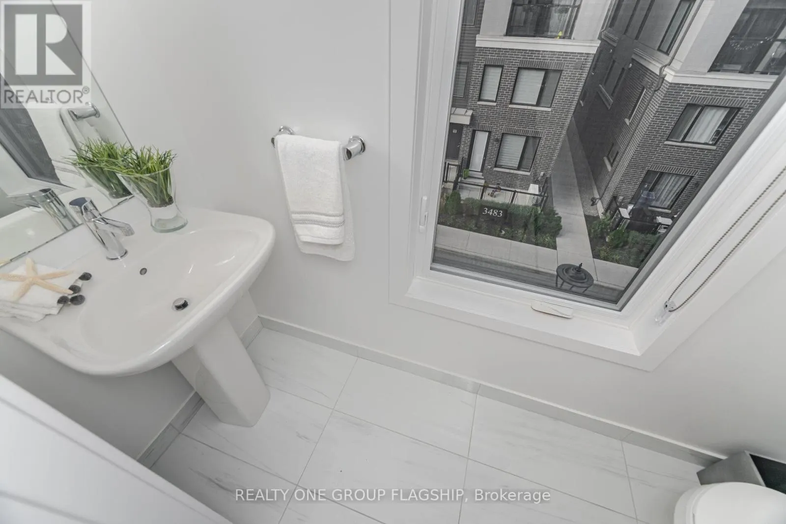 27 - 3476 WIDDICOMBE WAY W