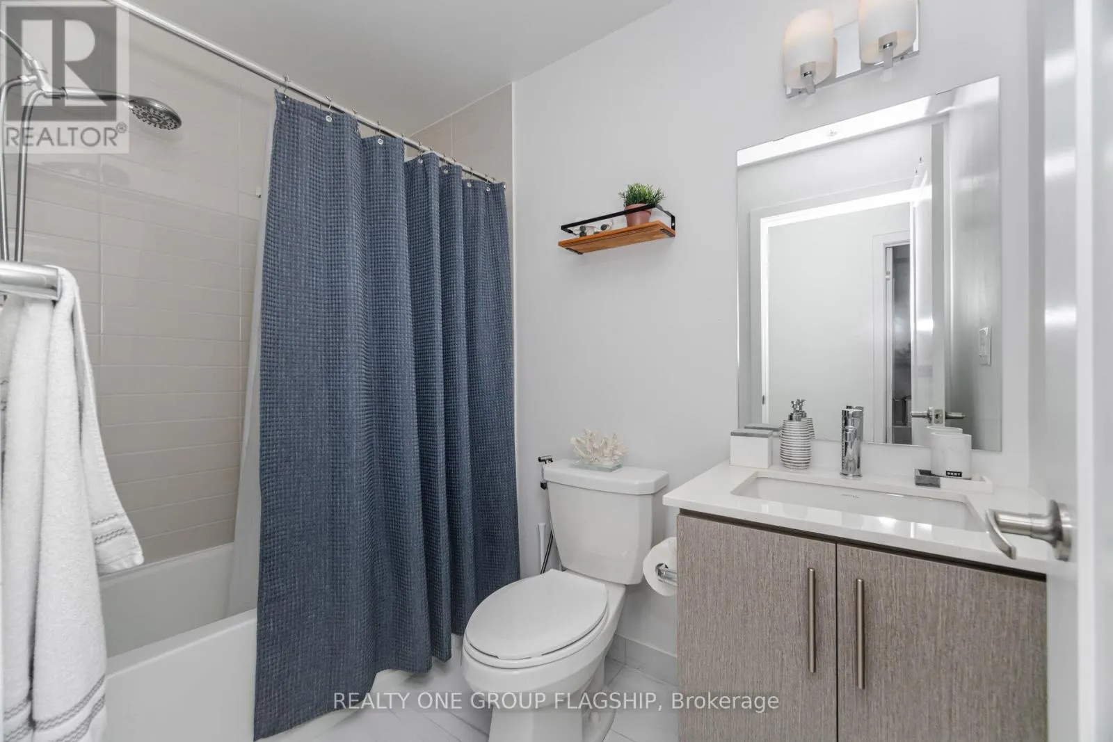 27 - 3476 WIDDICOMBE WAY W