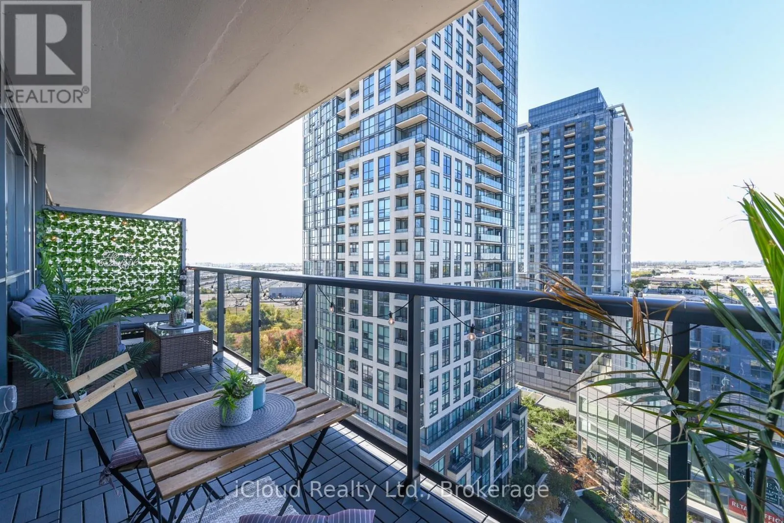 1201 - 30 SAMUEL WOOD WAY