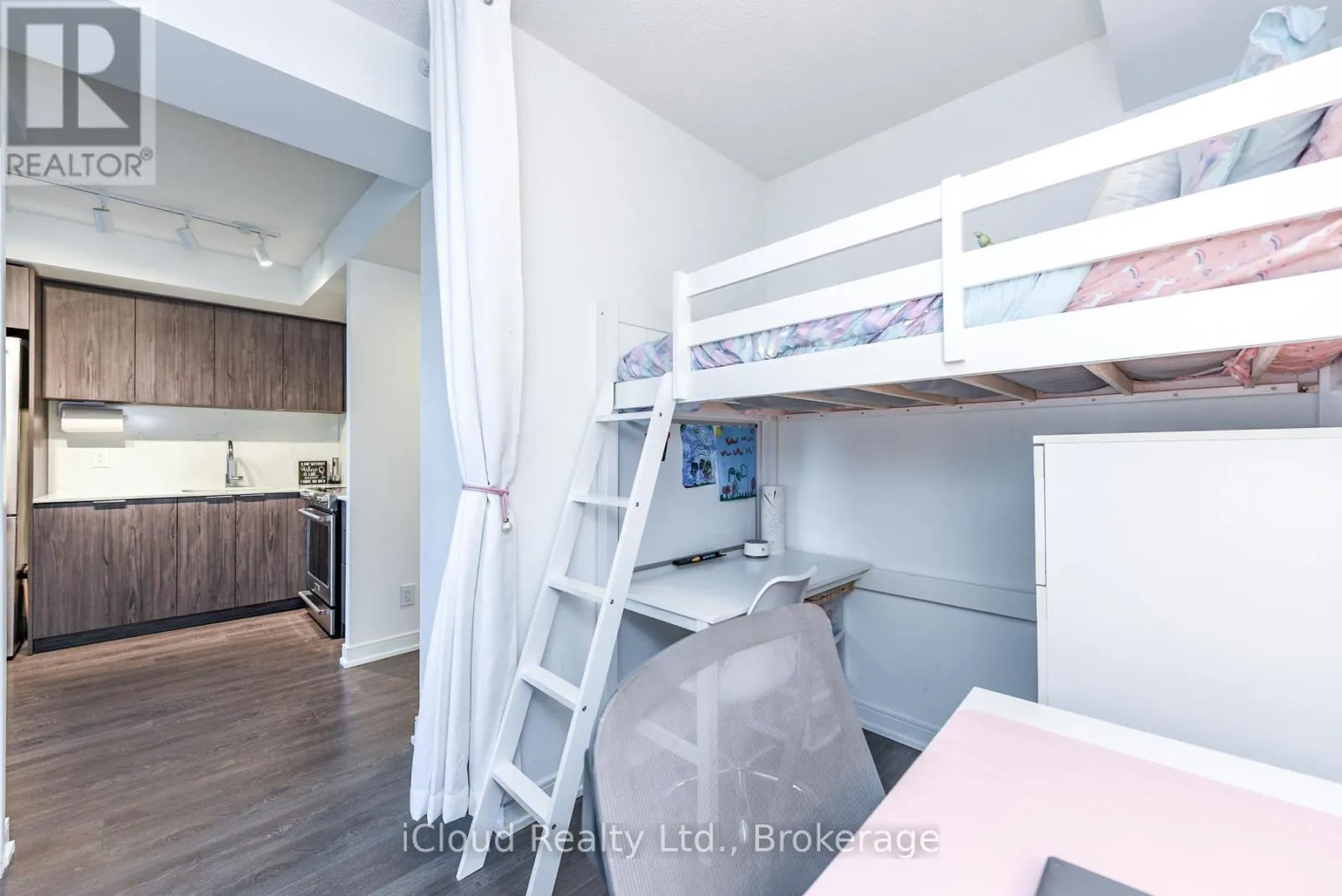 1201 - 30 SAMUEL WOOD WAY