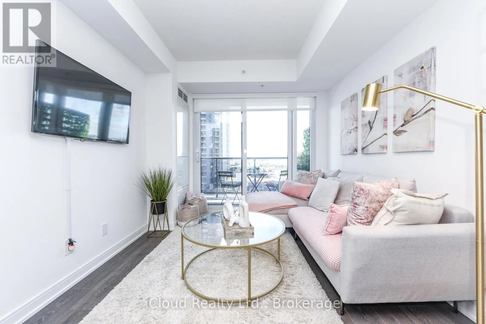 1201 - 30 SAMUEL WOOD WAY