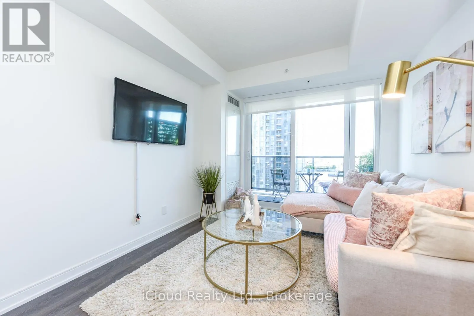 1201 - 30 SAMUEL WOOD WAY