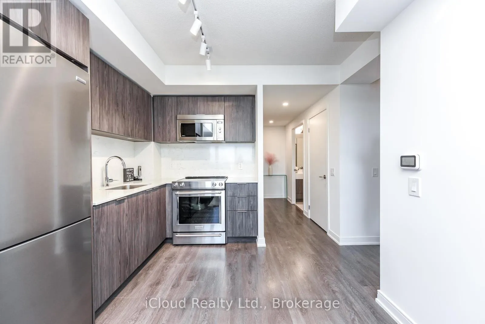 1201 - 30 SAMUEL WOOD WAY