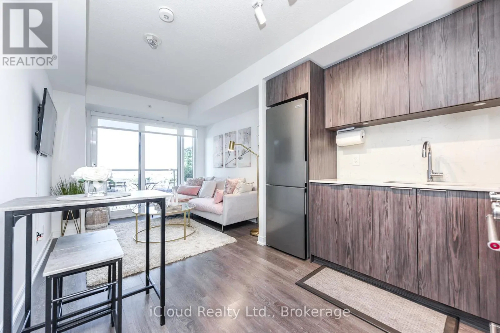 1201 - 30 SAMUEL WOOD WAY