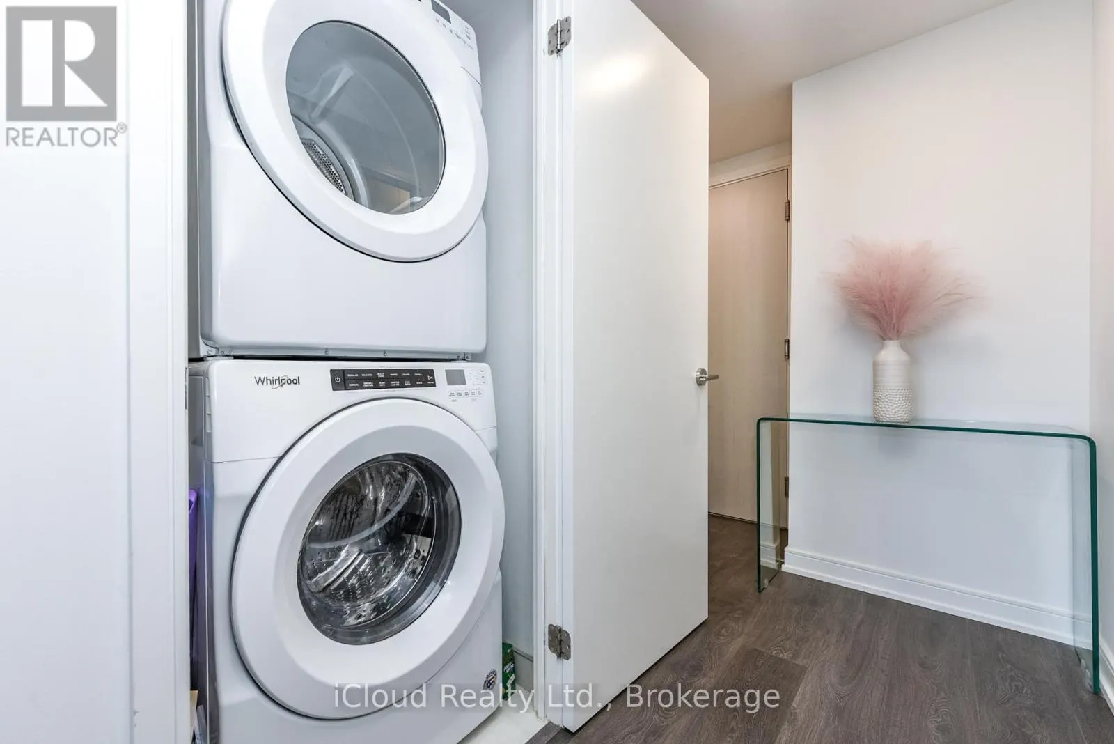 1201 - 30 SAMUEL WOOD WAY