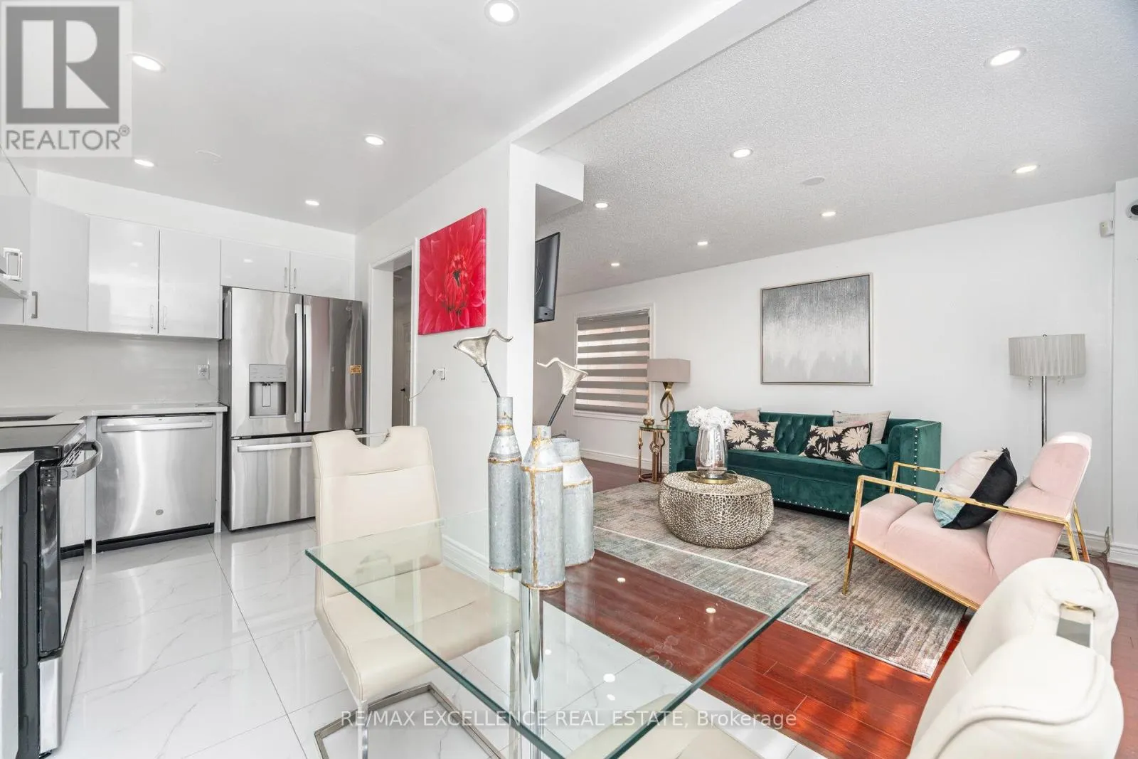 36 COPPERMILL DRIVE W