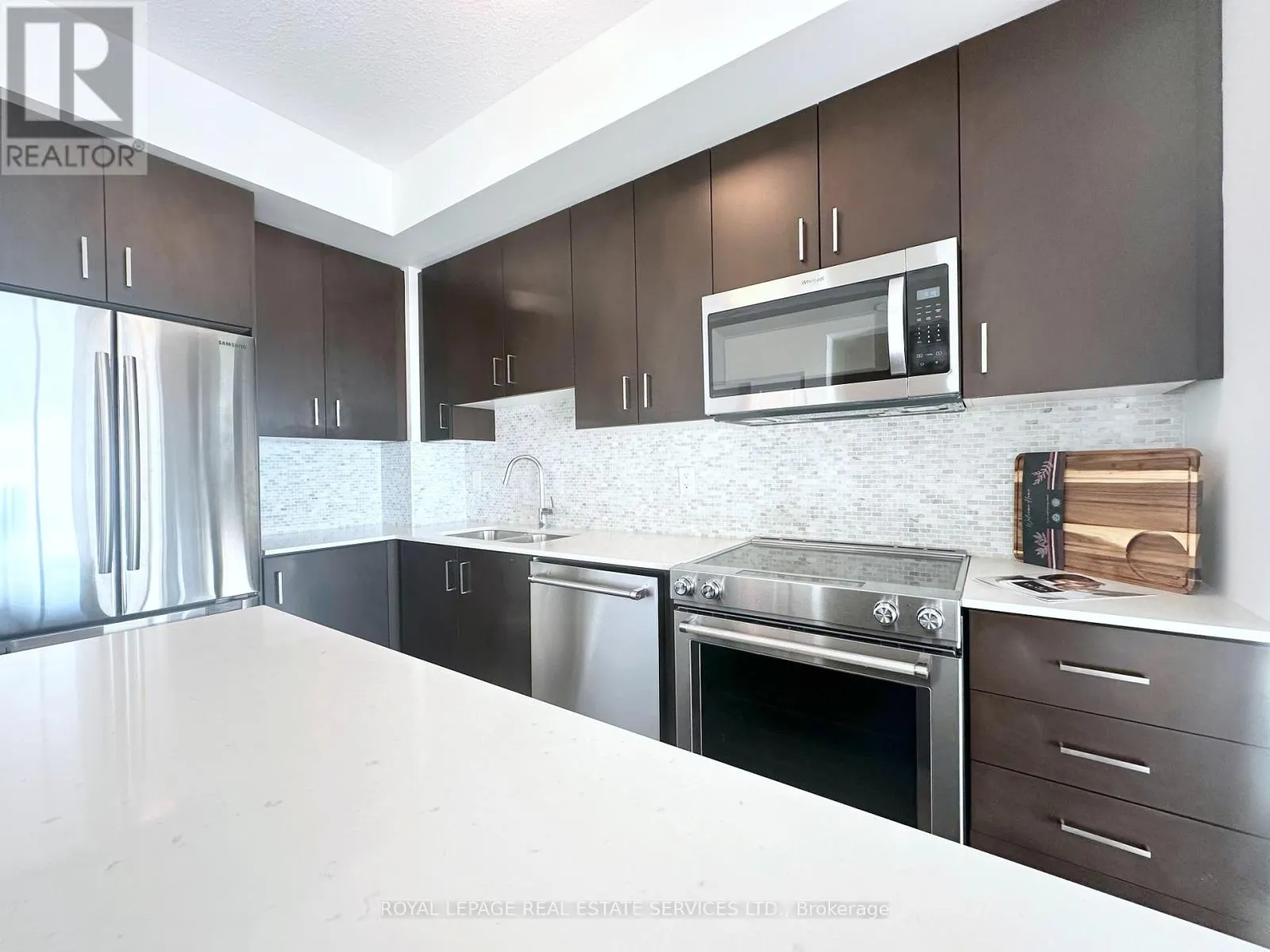1009 - 2333 TAUNTON ROAD