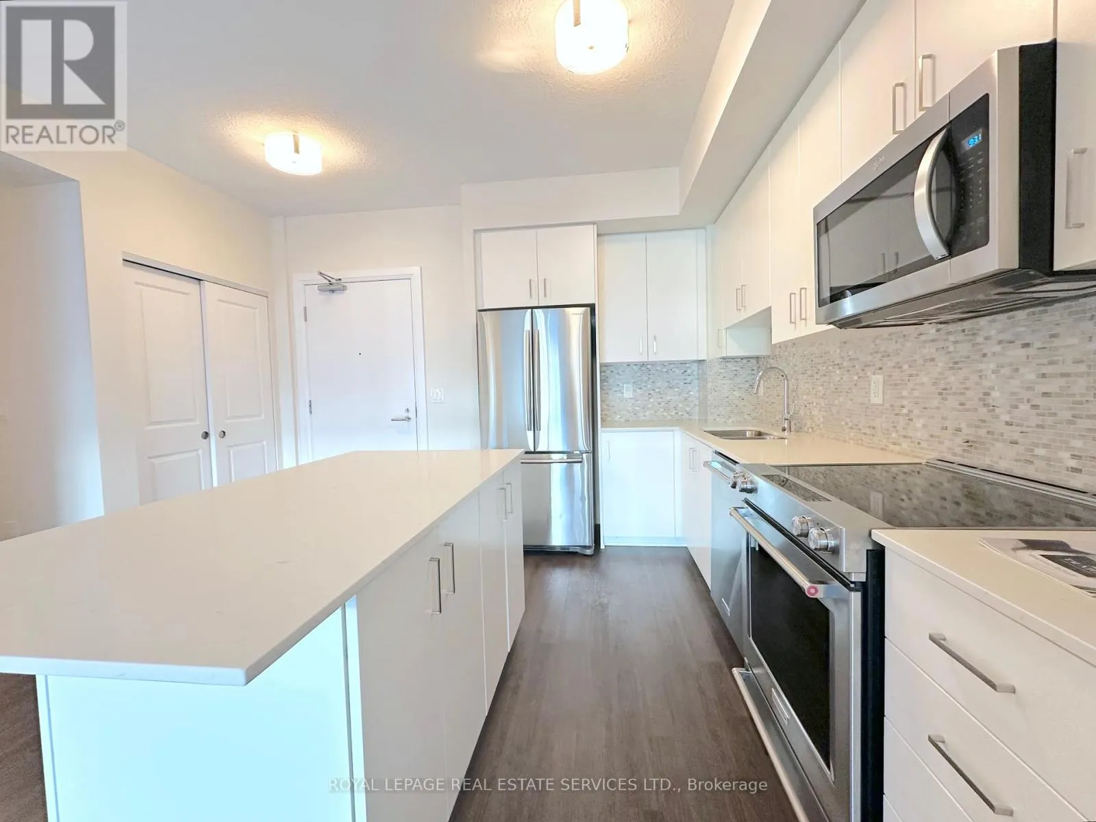 503 - 2333 TAUNTON ROAD